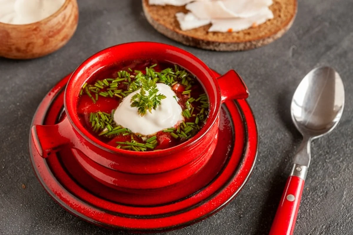 Tradycyjna zupa buraczana - barszcz rosyjski