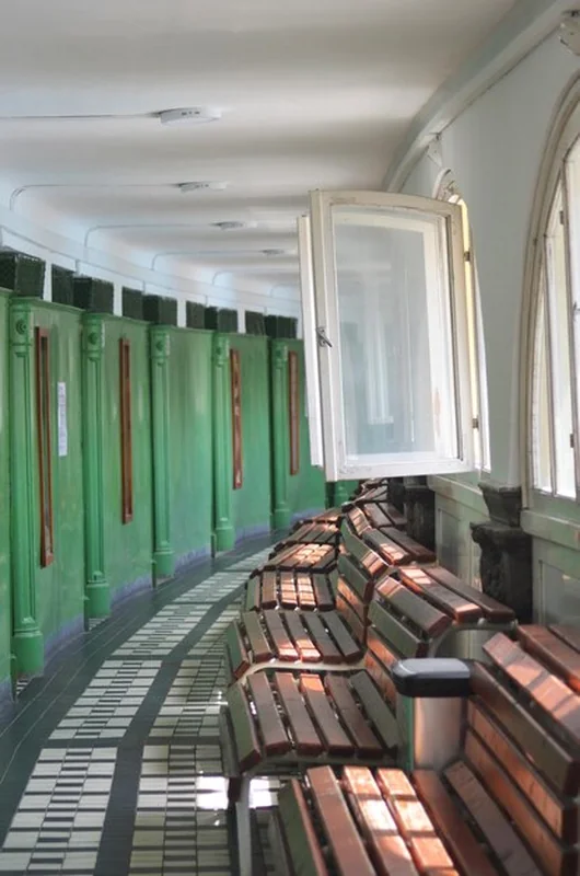 Wnętrze pociągu w Muzeum Kolejnictwa w Kościerzynie